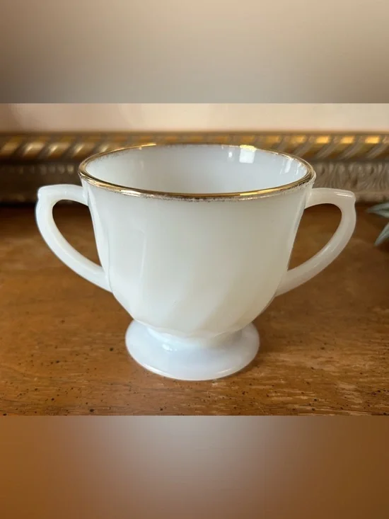 Vintage Fire King White Milk Glass Swirl Sugar Bowl and Creamer - Picture 6 of 12